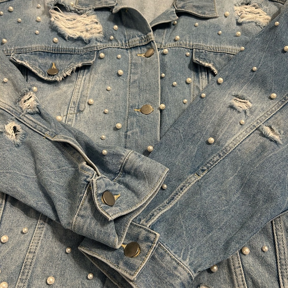 Free People Sunday Funday Pearl Studded Denim Jacket Womens Size M Distressed - Picture 10 of 11